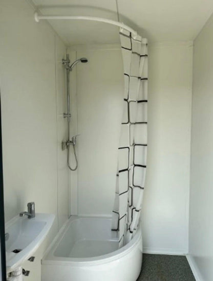 CONTENEDOR SANITARIO 3 CABINAS (WC, URINARIO + CALDERA, DUCHA)
